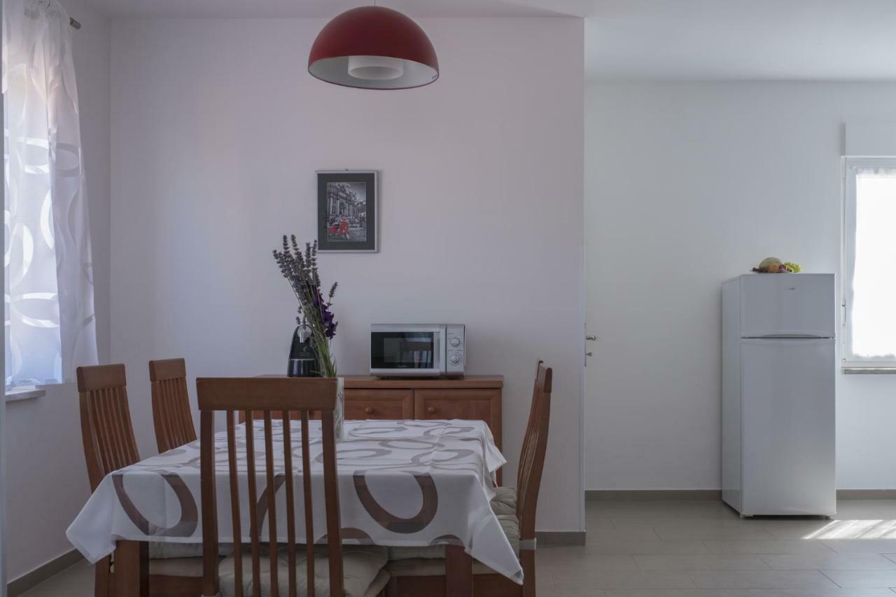 Apartment Karin Medulin Exteriör bild